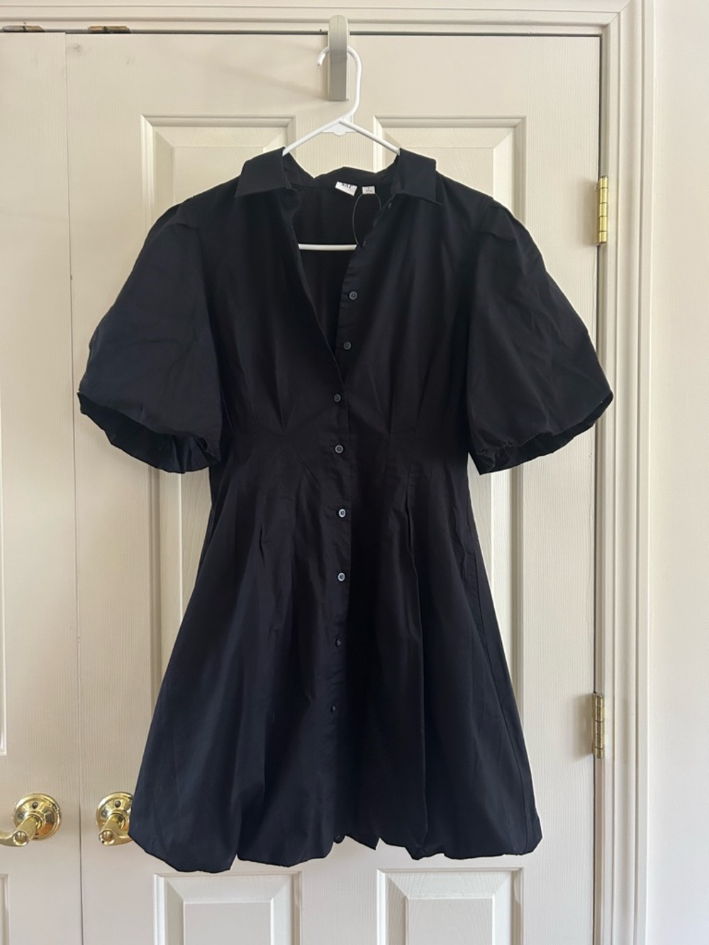Gap Black Puff-Sleeve Button-Front Dress